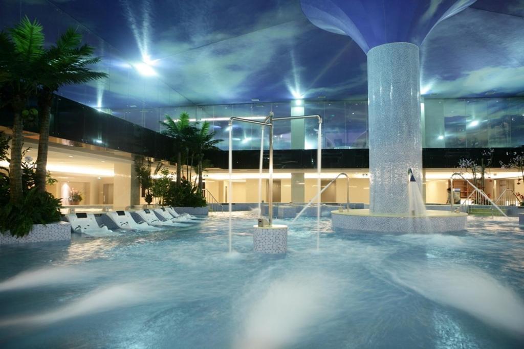 The Hot Spring Hotel Of The Hot Club Pekín Facilidades foto
